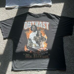 UO Graphic Tee - Outkast FREE AIR PODS